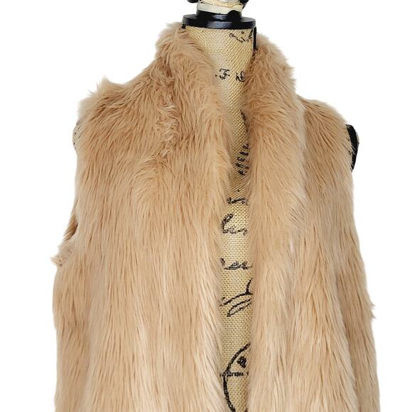 BCBGeneration Blush Shaggy Faux Fur Vest Shawl Collar BOHO Vegan Size S Coastal - Picture 3 of 8